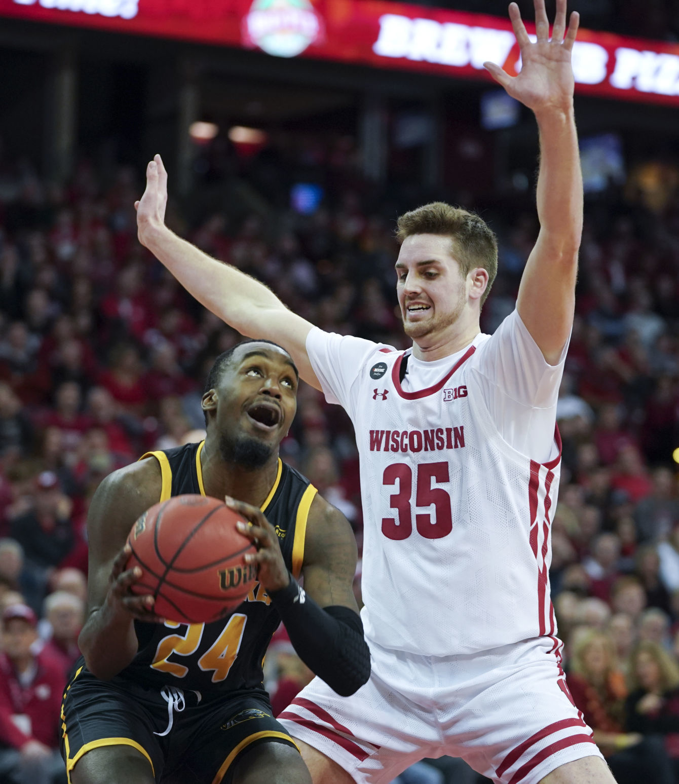 Badgers 83, Panthers 64